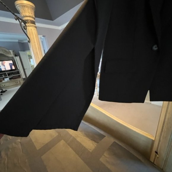 Scripted Cold Shoulder wide arm slit sleeves jacket - Picture 4 of 7